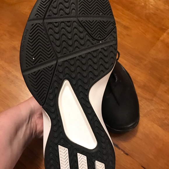 EUC D Rose Adidas basketball shoes size 7 main image 5
